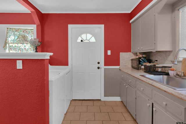 1324 W Third, Tyler, TX 75701