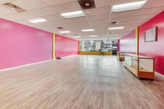 4916 N Pulaski Road, Chicago, IL 60630