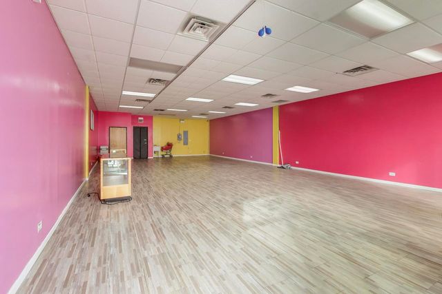 4916 N Pulaski Road, Chicago, IL 60630