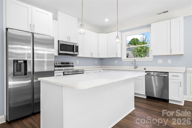 521 Austin Drive, Charlotte, NC 28213