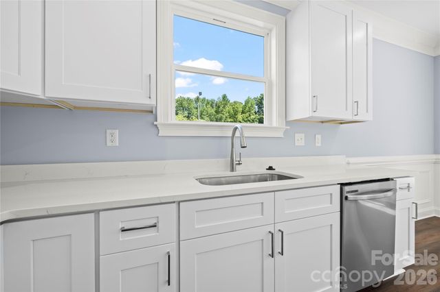 521 Austin Drive, Charlotte, NC 28213