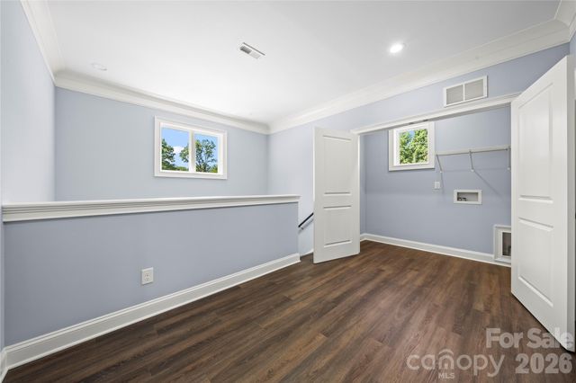 521 Austin Drive, Charlotte, NC 28213