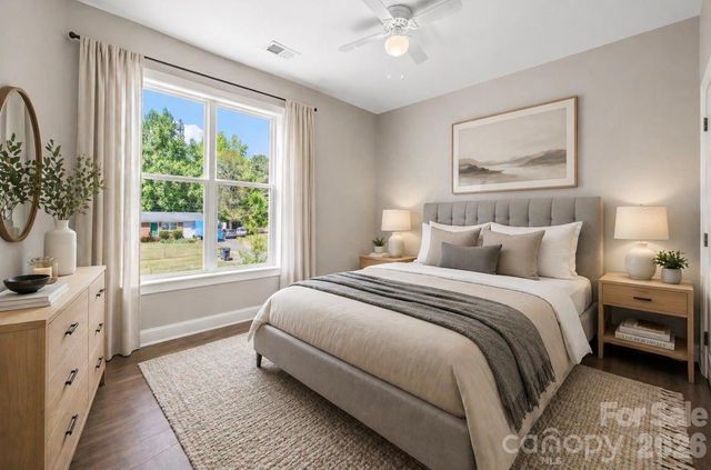 521 Austin Drive, Charlotte, NC 28213