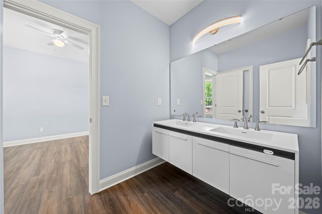 521 Austin Drive, Charlotte, NC 28213