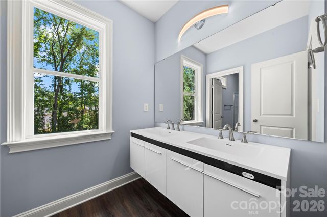 521 Austin Drive, Charlotte, NC 28213