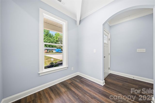 521 Austin Drive, Charlotte, NC 28213
