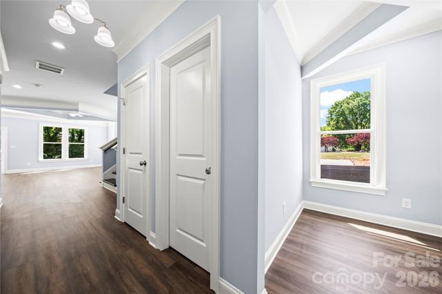 521 Austin Drive, Charlotte, NC 28213