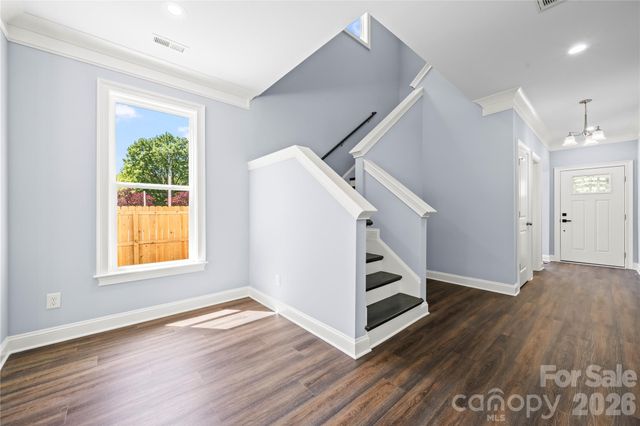 521 Austin Drive, Charlotte, NC 28213