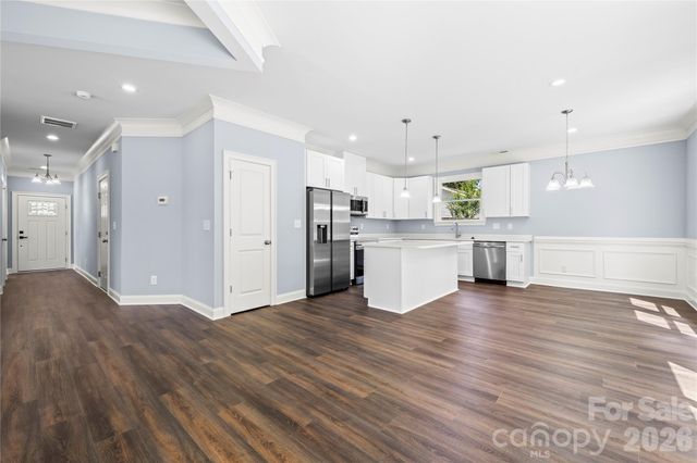 521 Austin Drive, Charlotte, NC 28213