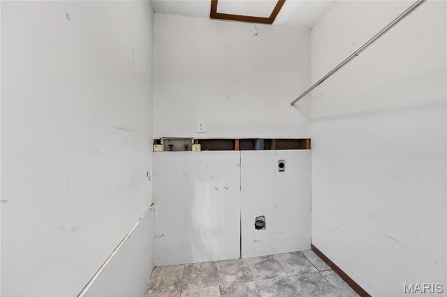 11612 Heather Dale Drive, St Louis, MO 63146