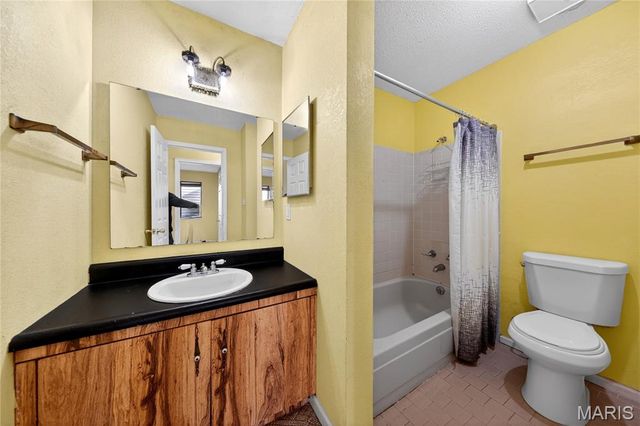 11612 Heather Dale Drive, St Louis, MO 63146