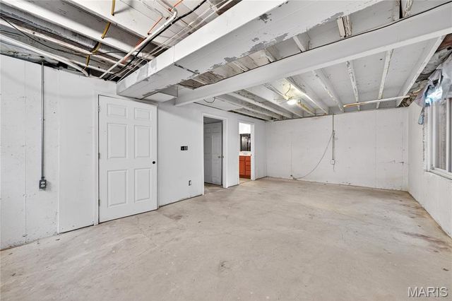 11612 Heather Dale Drive, St Louis, MO 63146