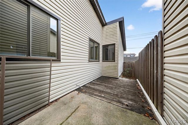 11612 Heather Dale Drive, St Louis, MO 63146