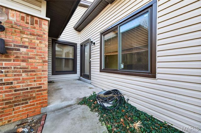 11612 Heather Dale Drive, St Louis, MO 63146