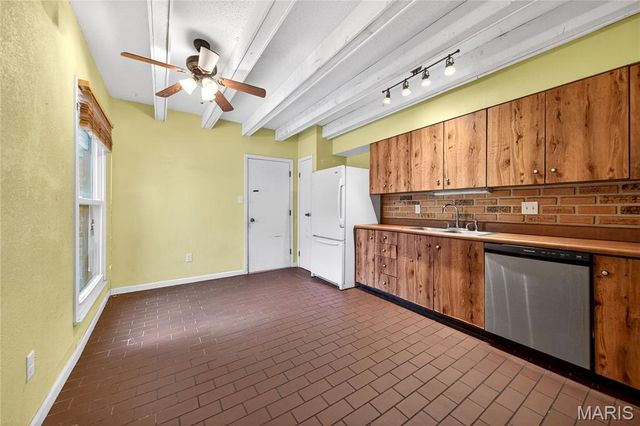 11612 Heather Dale Drive, St Louis, MO 63146