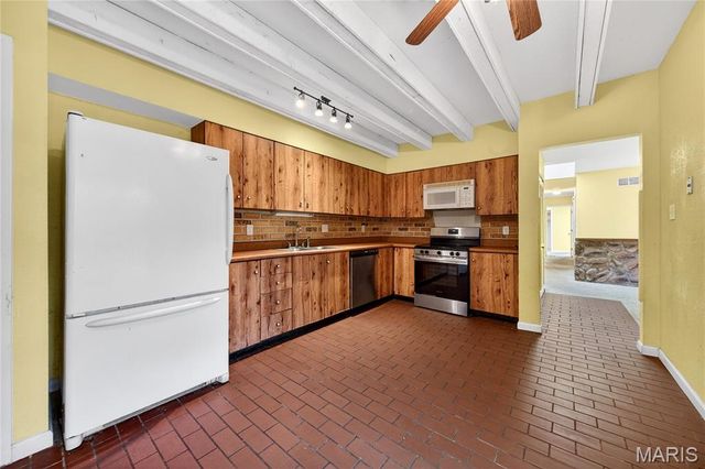 11612 Heather Dale Drive, St Louis, MO 63146