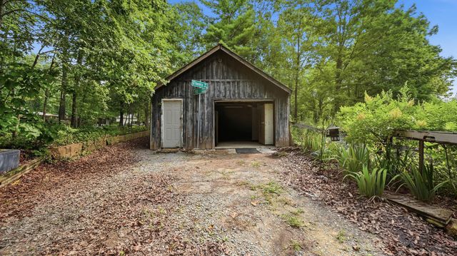 242 Robert Simmons Road, Graysville, TN 37338
