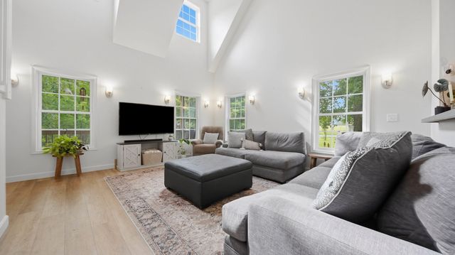 242 Robert Simmons Road, Graysville, TN 37338