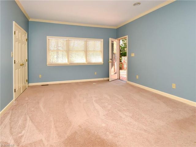 723 Polo Oaks Drive, Winston-salem, NC 27106