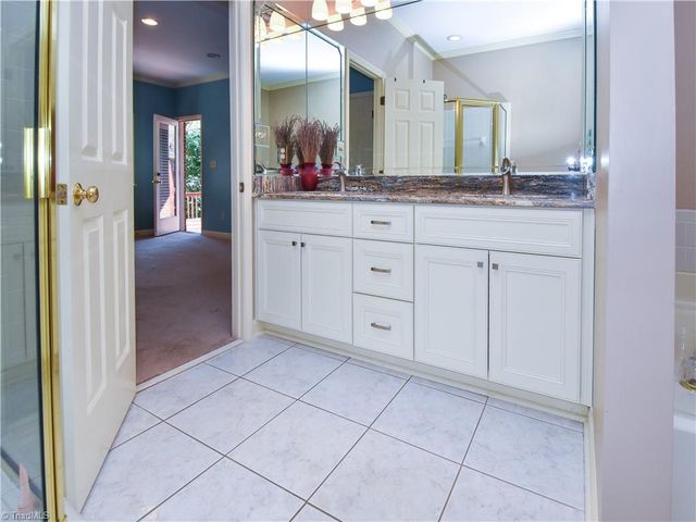 723 Polo Oaks Drive, Winston-salem, NC 27106