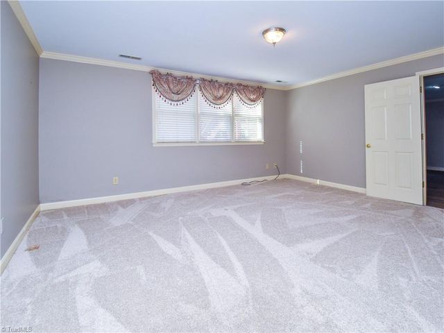 723 Polo Oaks Drive, Winston-salem, NC 27106