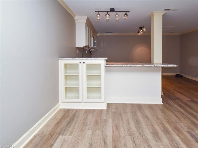 723 Polo Oaks Drive, Winston-salem, NC 27106