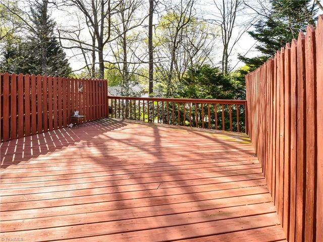 723 Polo Oaks Drive, Winston-salem, NC 27106