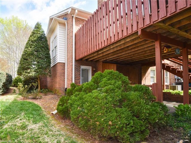 723 Polo Oaks Drive, Winston-salem, NC 27106