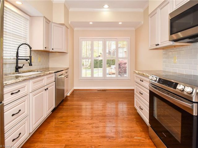 723 Polo Oaks Drive, Winston-salem, NC 27106