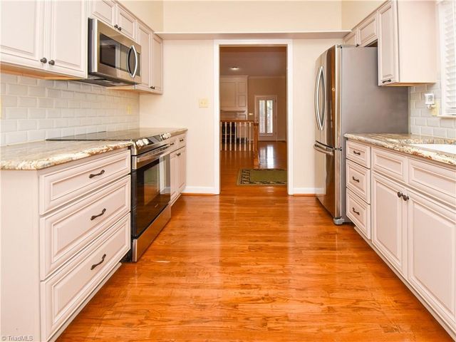 723 Polo Oaks Drive, Winston-salem, NC 27106