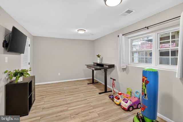 5920 BARON KENT LN, Centreville, VA 20120