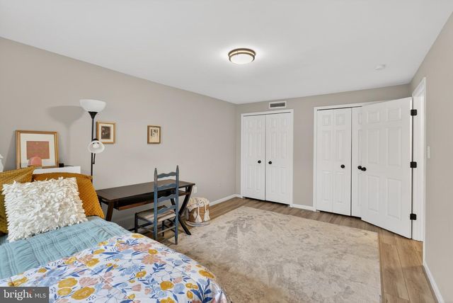 5920 BARON KENT LN, Centreville, VA 20120