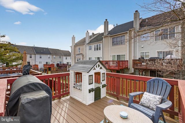 5920 BARON KENT LN, Centreville, VA 20120