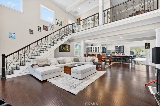 1241 N Studebaker, Long Beach, CA 90815