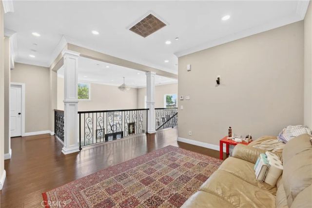 1241 N Studebaker, Long Beach, CA 90815