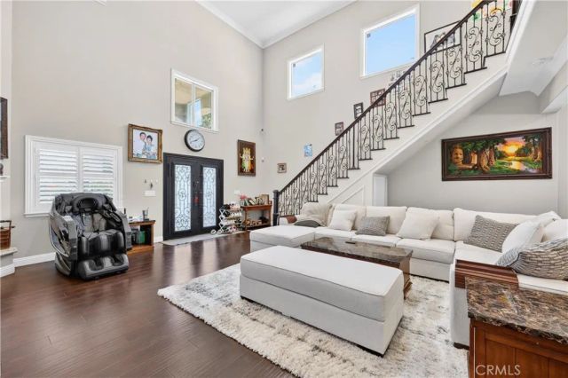 1241 N Studebaker, Long Beach, CA 90815
