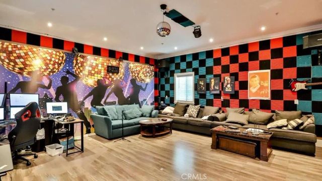 1241 N Studebaker, Long Beach, CA 90815