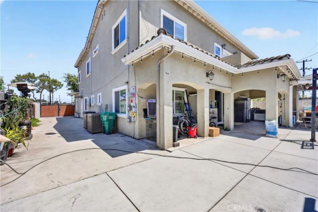 1241 N Studebaker, Long Beach, CA 90815
