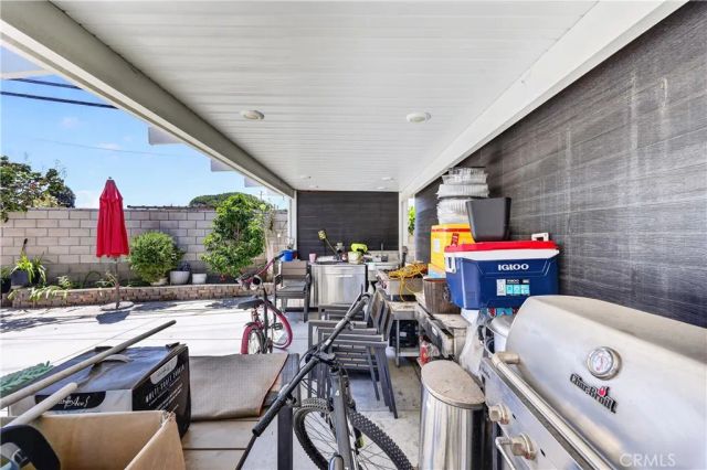 1241 N Studebaker, Long Beach, CA 90815