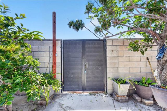 1241 N Studebaker, Long Beach, CA 90815