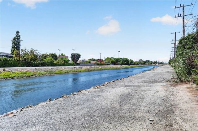 1241 N Studebaker, Long Beach, CA 90815