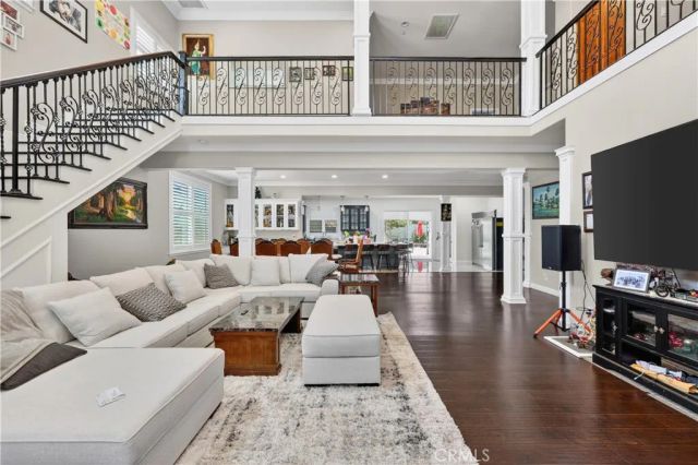 1241 N Studebaker, Long Beach, CA 90815