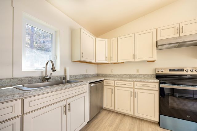 145 Cool Wine Drive, St. Johnsbury, VT 05819