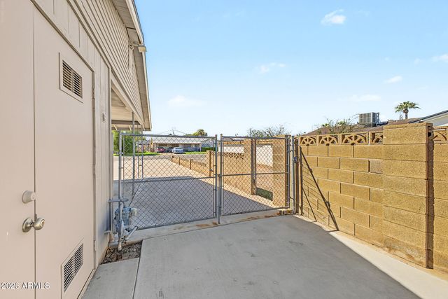 1037 N 74th Street, Scottsdale, AZ 85257