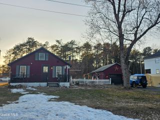 27 Alta Avenue, Queensbury, NY 12804