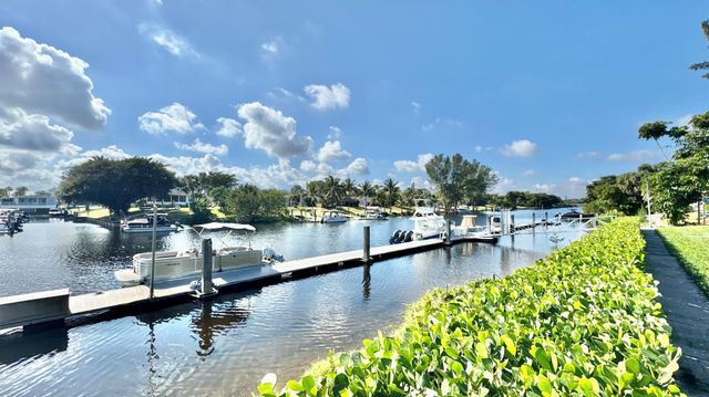 5016 Heatherhill Lane 10, Boca Raton, FL 33486