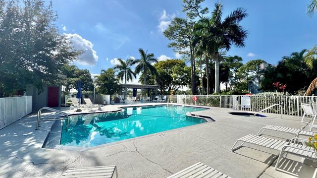 5016 Heatherhill Lane 10, Boca Raton, FL 33486