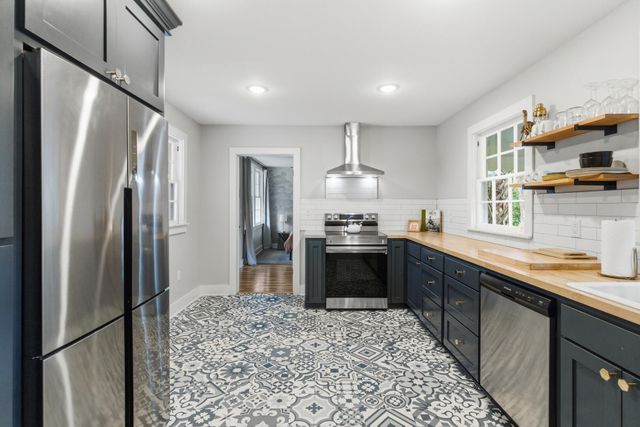 203 Park Ave., Hattiesburg, MS 39401