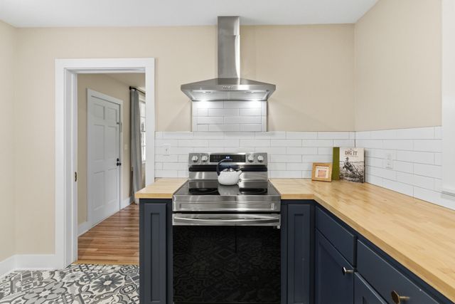 203 Park Ave., Hattiesburg, MS 39401