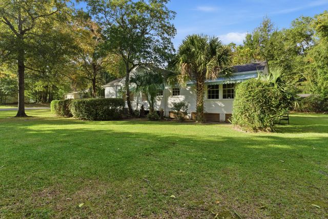 203 Park Ave., Hattiesburg, MS 39401